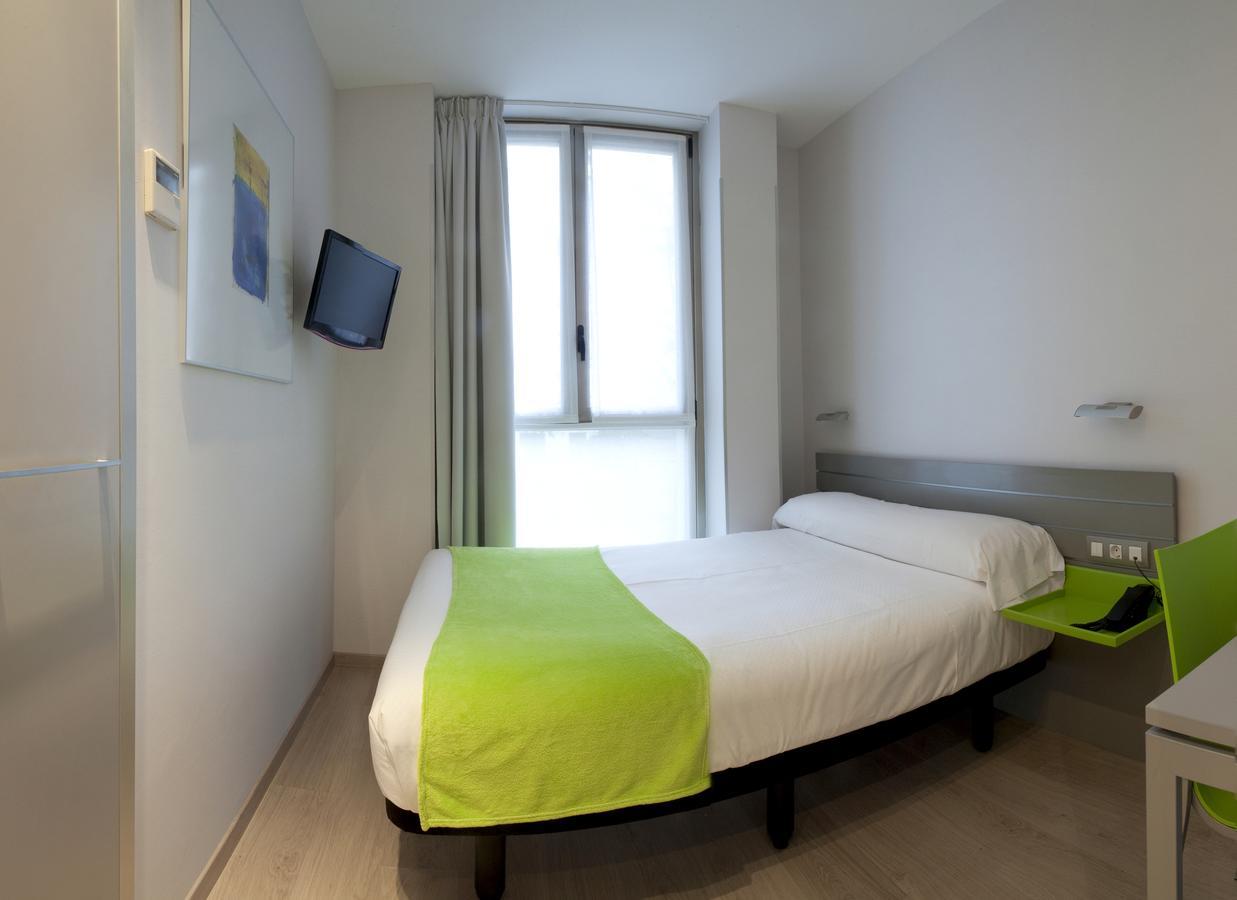 Hotel & Suites Arrizul Gros Σαν Σεμπαστιάν Δωμάτιο φωτογραφία
